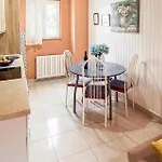 Stunning In With Wifi شقة
